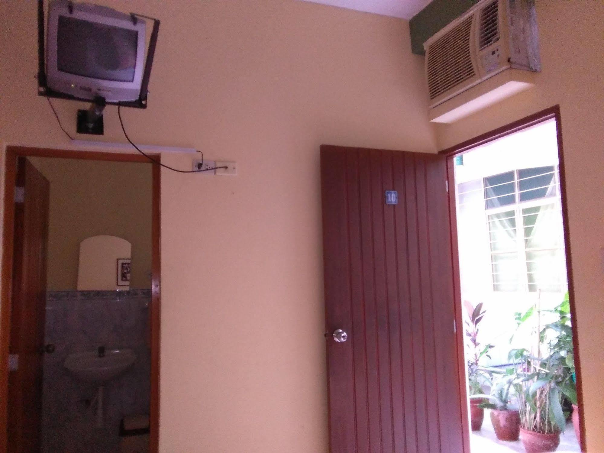 Hostal El Colibri 伊基托斯 外观 照片