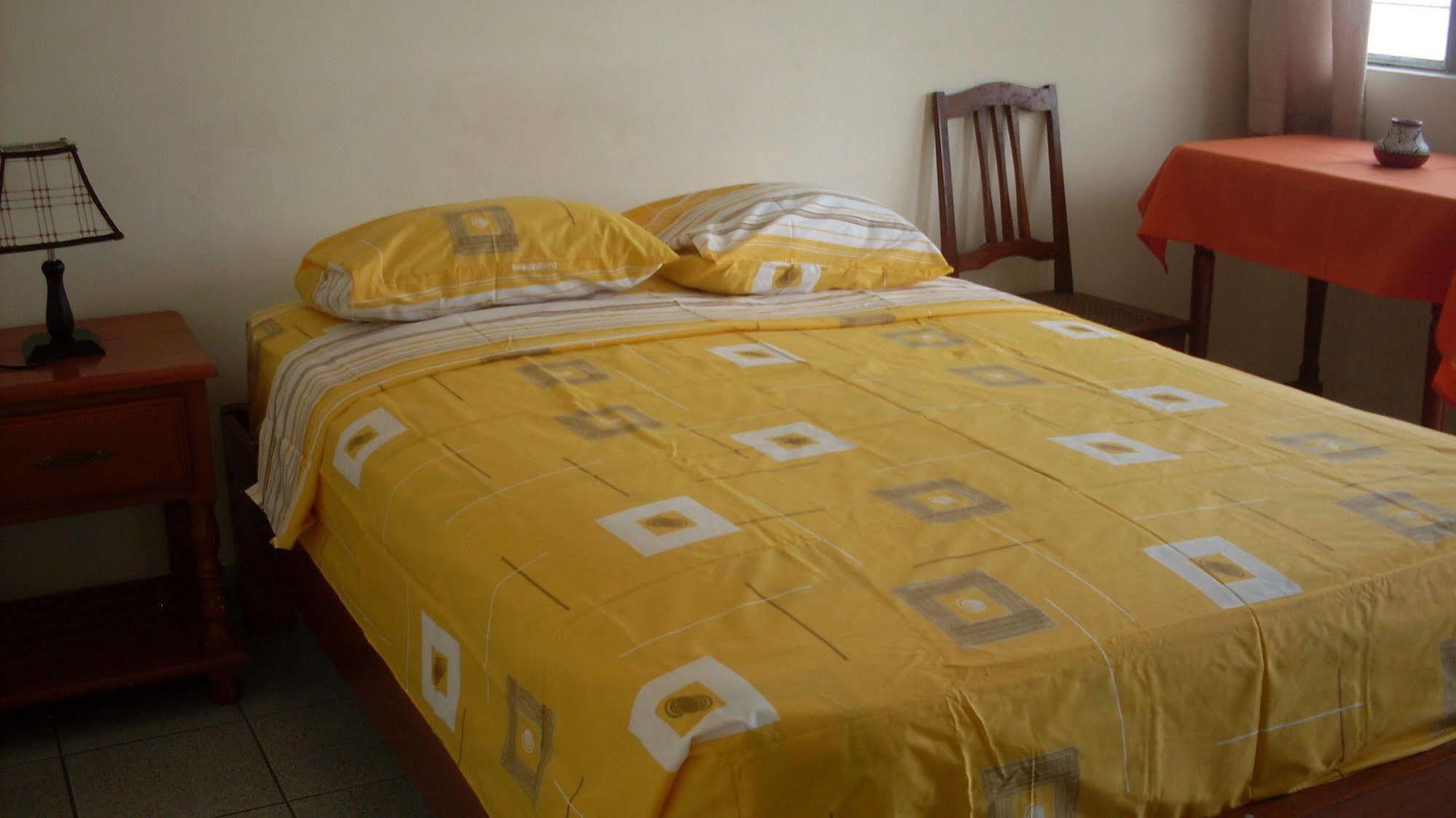 Hostal El Colibri 伊基托斯 外观 照片