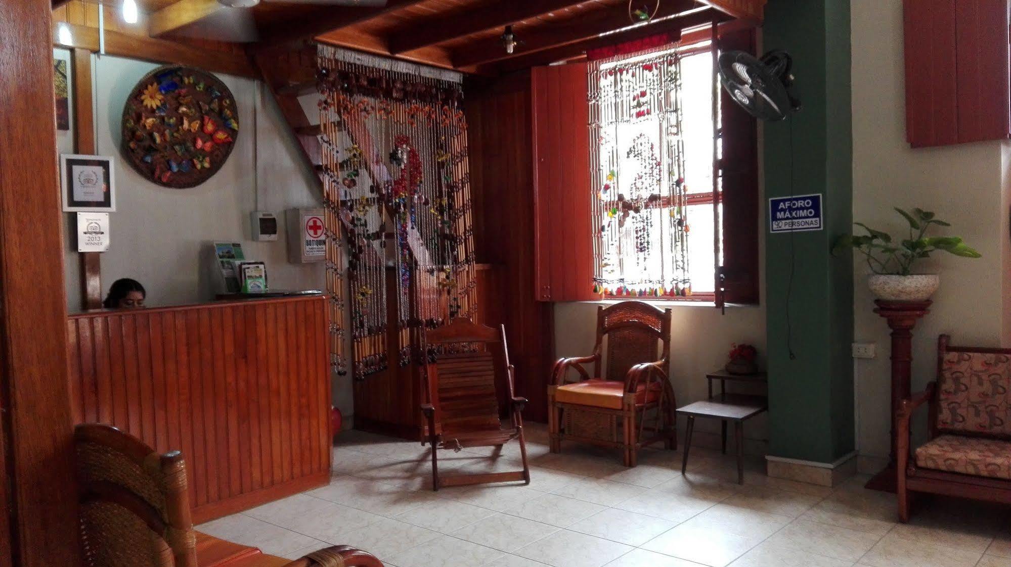 Hostal El Colibri 伊基托斯 外观 照片